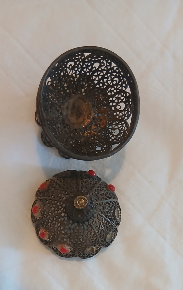 Vintage Filigree Silver Trinket Box with Red Stones - photo 4