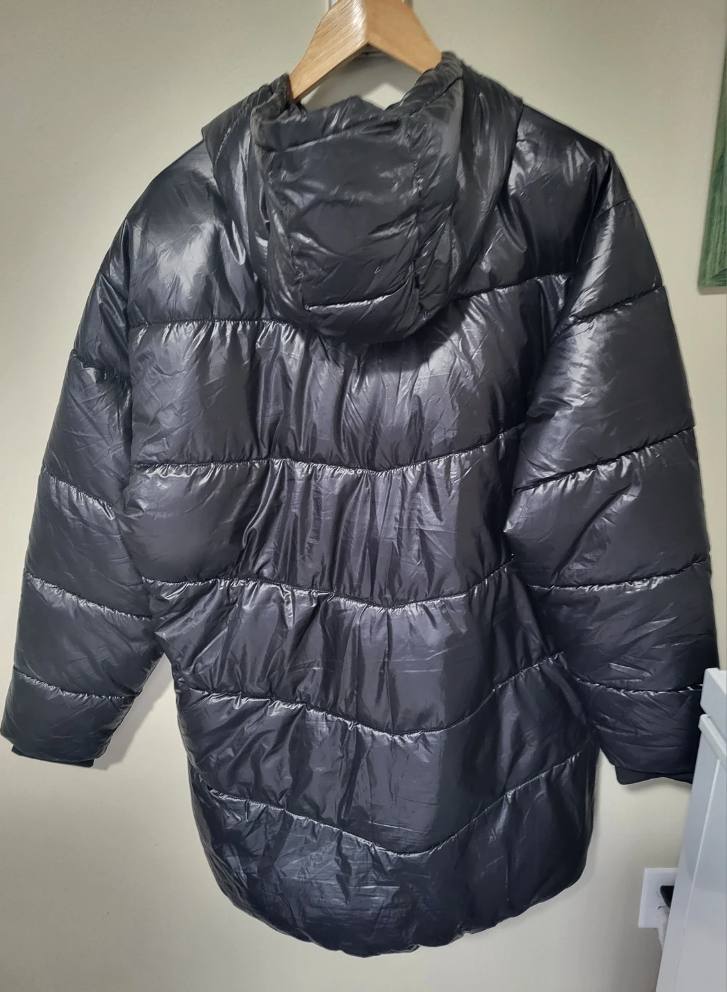 Ladies puffer jacket with hood - photo 2