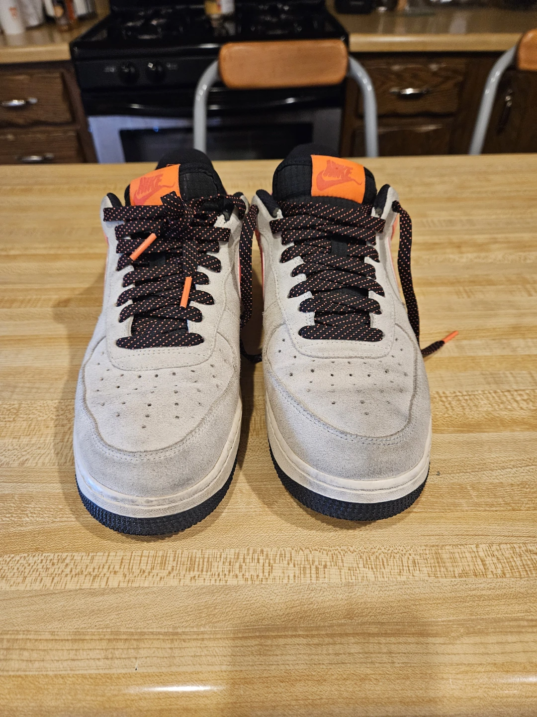 Nike Air Force 1 '07 Shoes. Size W  9.