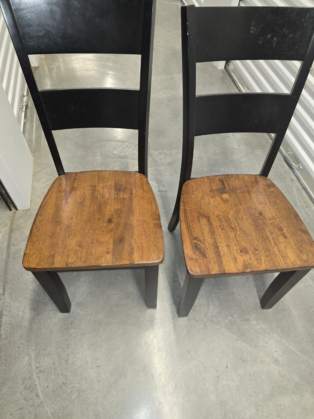 Loveseat with set of 2 Black and Wood Dining Chairs - photo 5