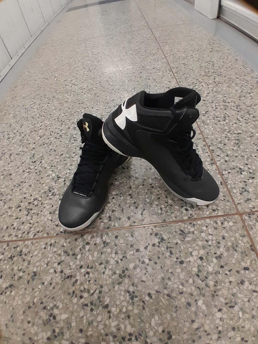 Under Armour Black Basketball Shoes Men's Size 13 - photo 4