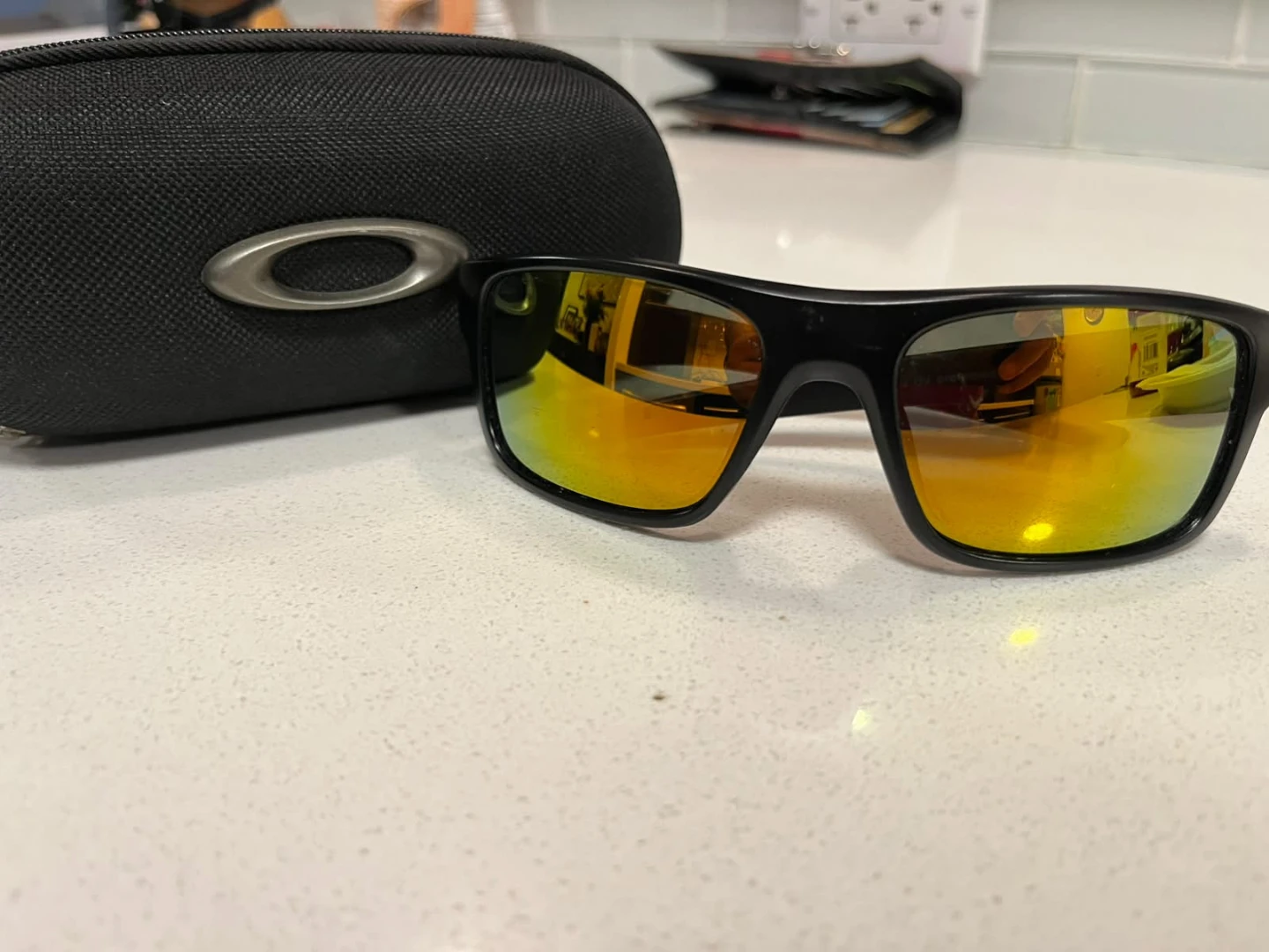 Oakley Sunglasses with Case - photo 2
