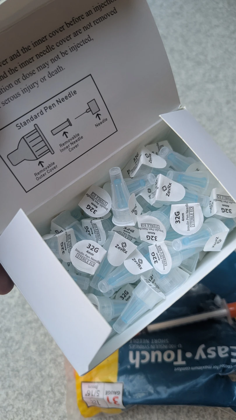 Diabetic Pen Needles 4mm and Syringes - photo 2