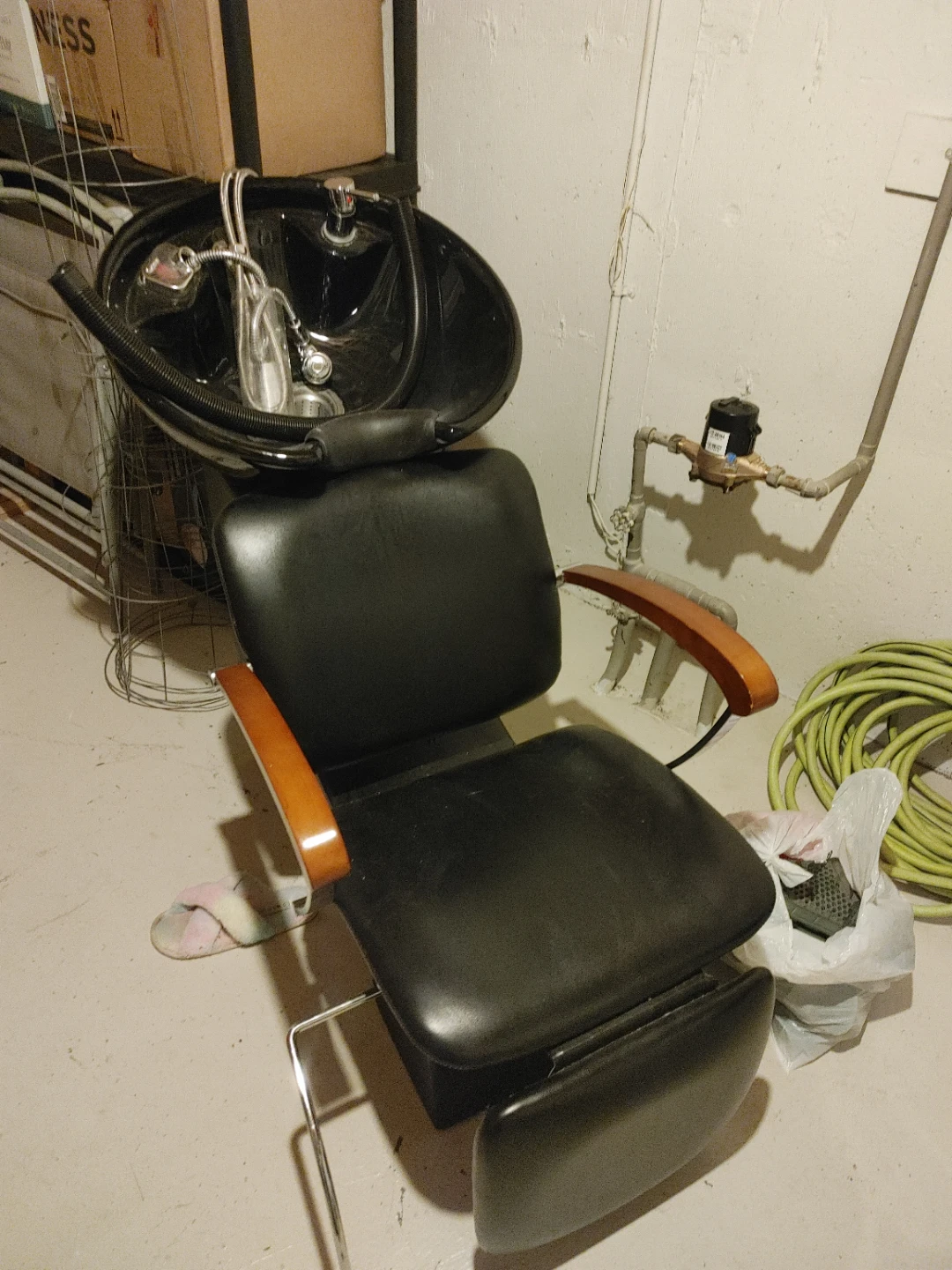 Black Shampoo Chair and Sink