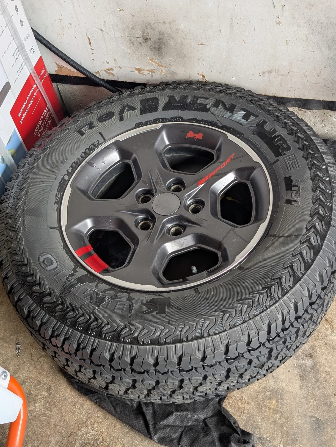 JEEP WRANGLER JL RUBICON 17" O.E.M RIMS AND TIRES