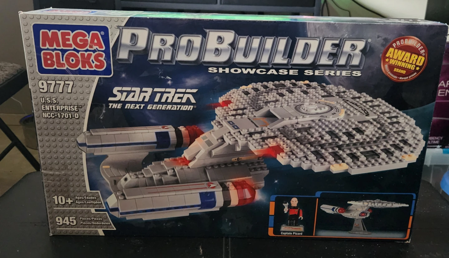 Star Trek TNG Mega Bloks 9777 USS Enterprise Pro Bldrs Showcase