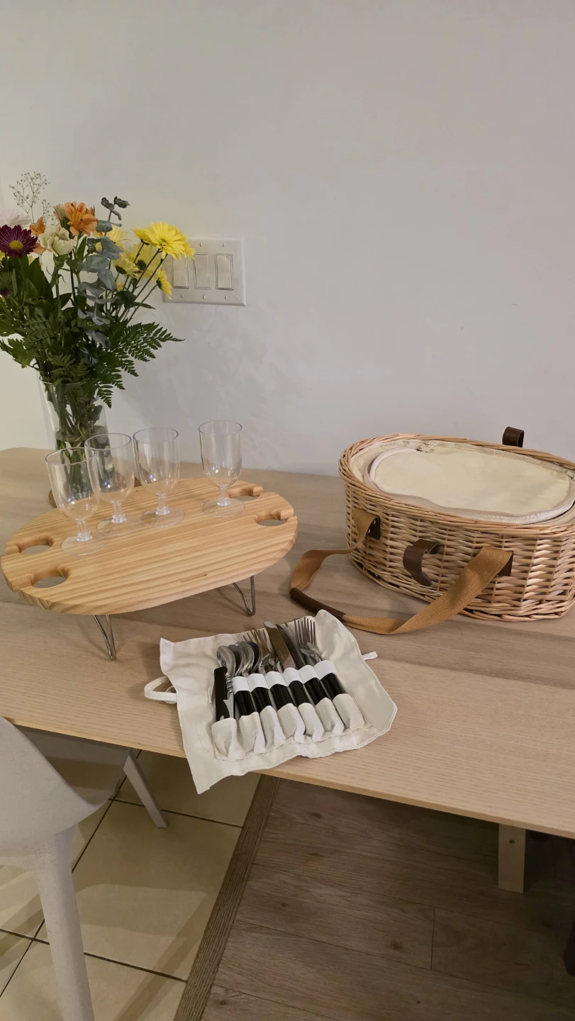Picnic Basket Set with Cutlery and Glasses