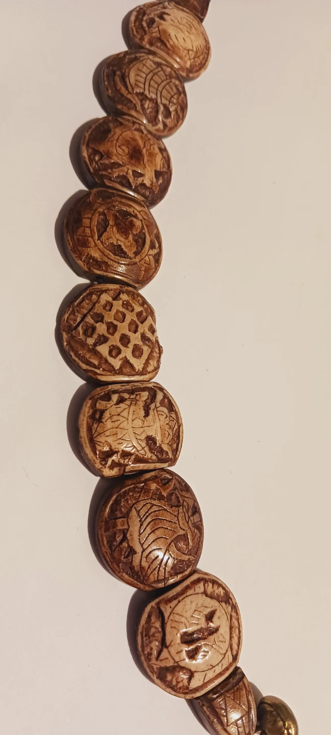 Carved scarab beetle beaded bracelet - photo 4