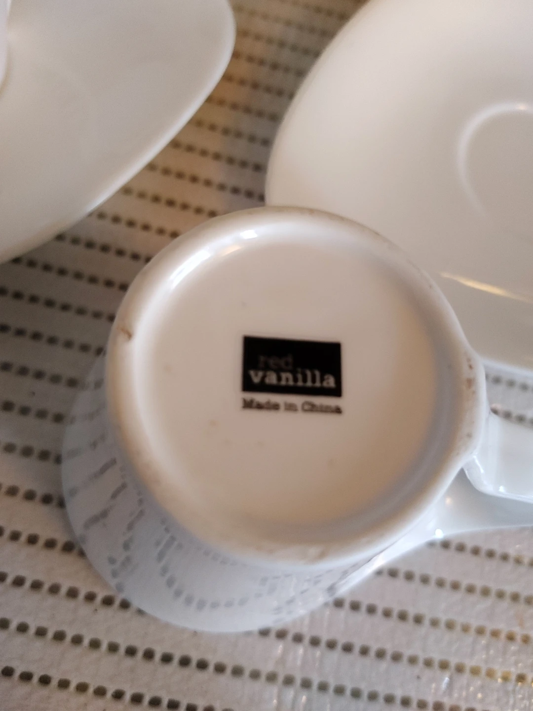 Red Vanilla Fine Porcelain Coffee Cups and Saucers - photo 2