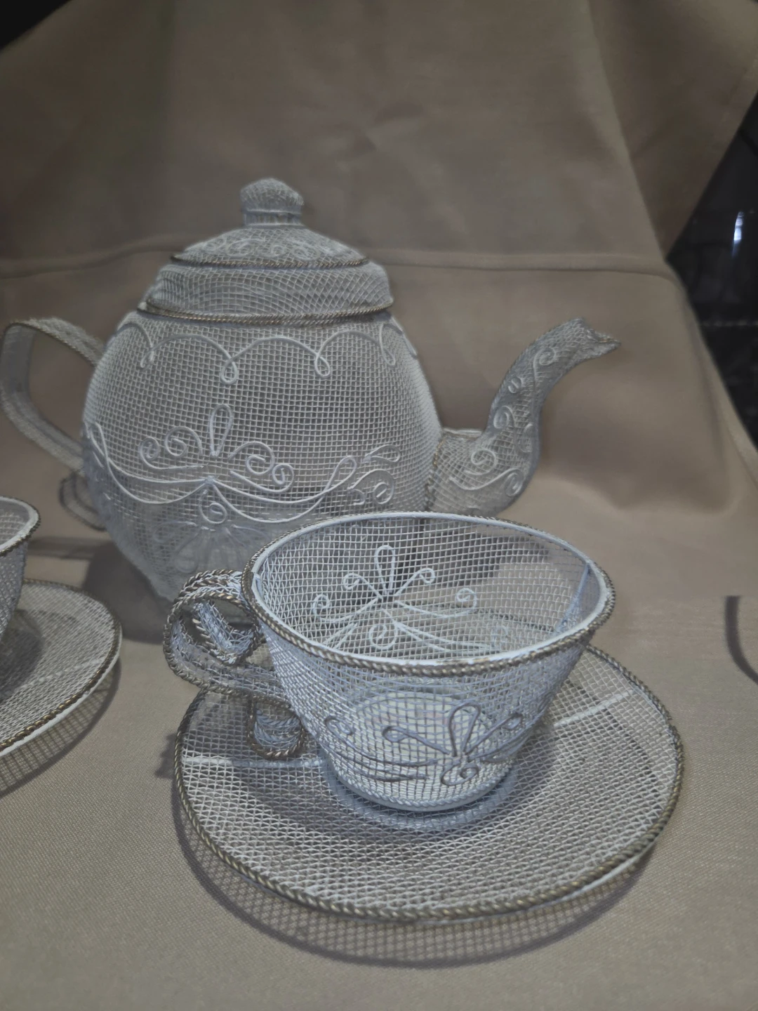 Wire Mesh Teapot and Cup Set with Saucers - photo 2