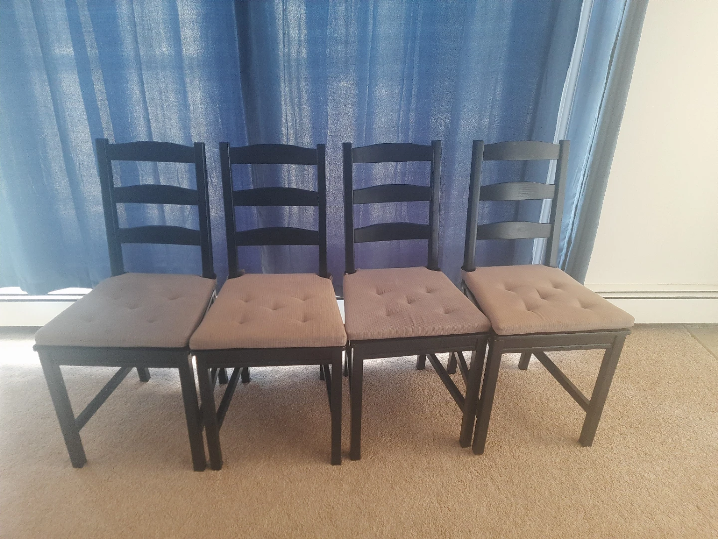 Dining Table + Set of 4 Black Dining Chairs with Tan Cushions - photo 3