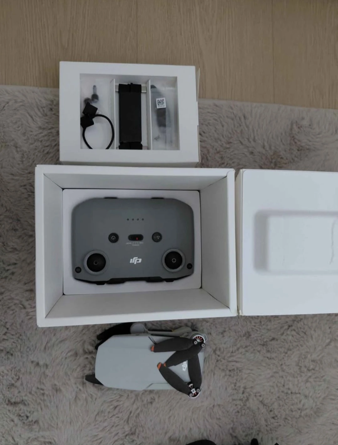 DJI Mini 2 Drone With Extra Battery & Official DJI bag - photo 3