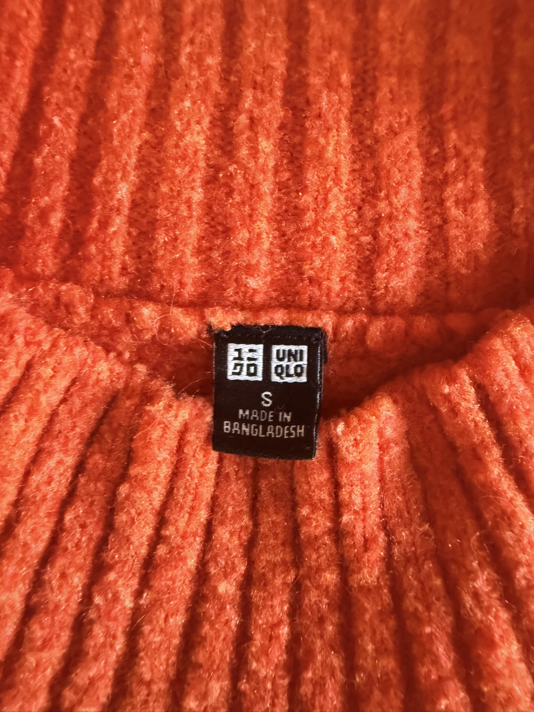 Uniqlo Orange Mock Neck Sweater - photo 3
