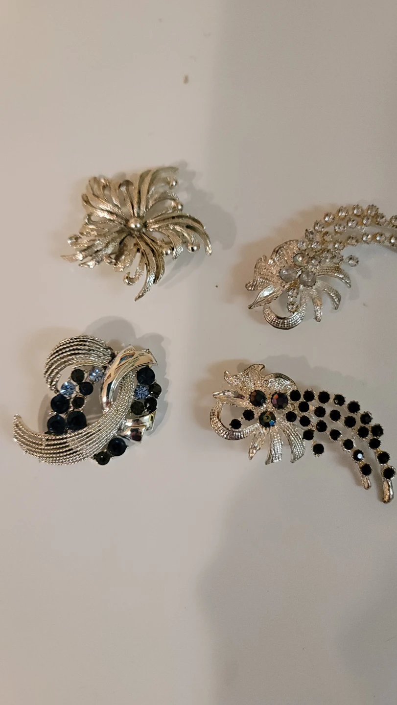 Vintage Brooches (37)