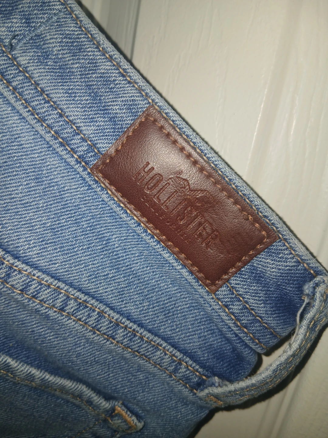 Hollister Curvy Ultra High-Rise Mom Shorts - Size 3 W26 - photo 3