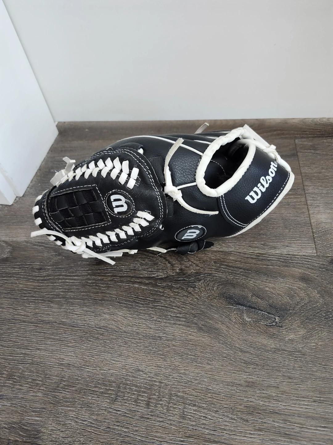 Wilson 10" Baseball Glove - for Lefties