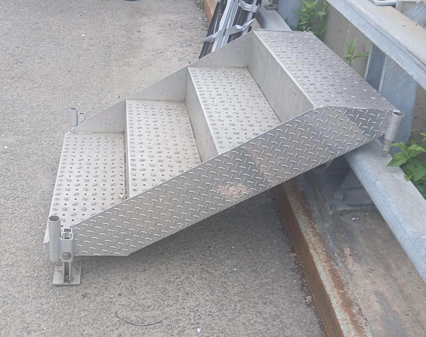 Aluminum 4-Step Dock Stairs - photo 3