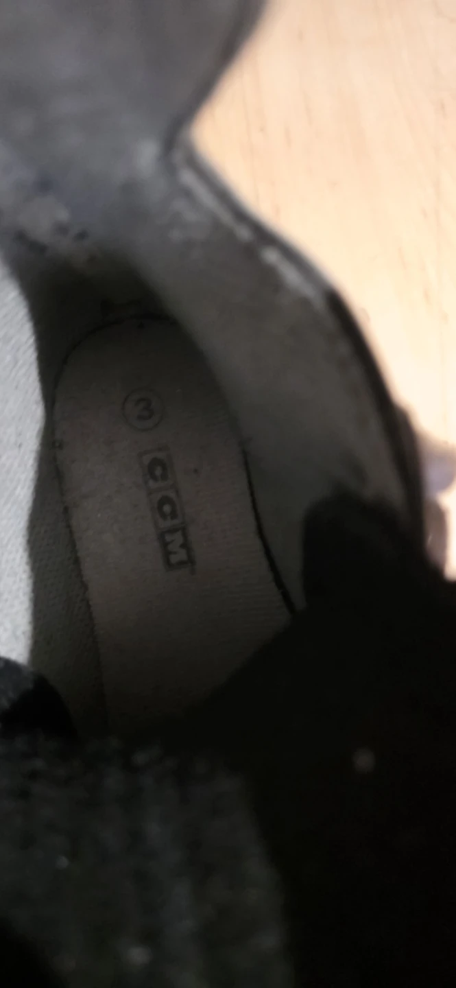 CCM Hockey Skates - Size 3 - photo 3
