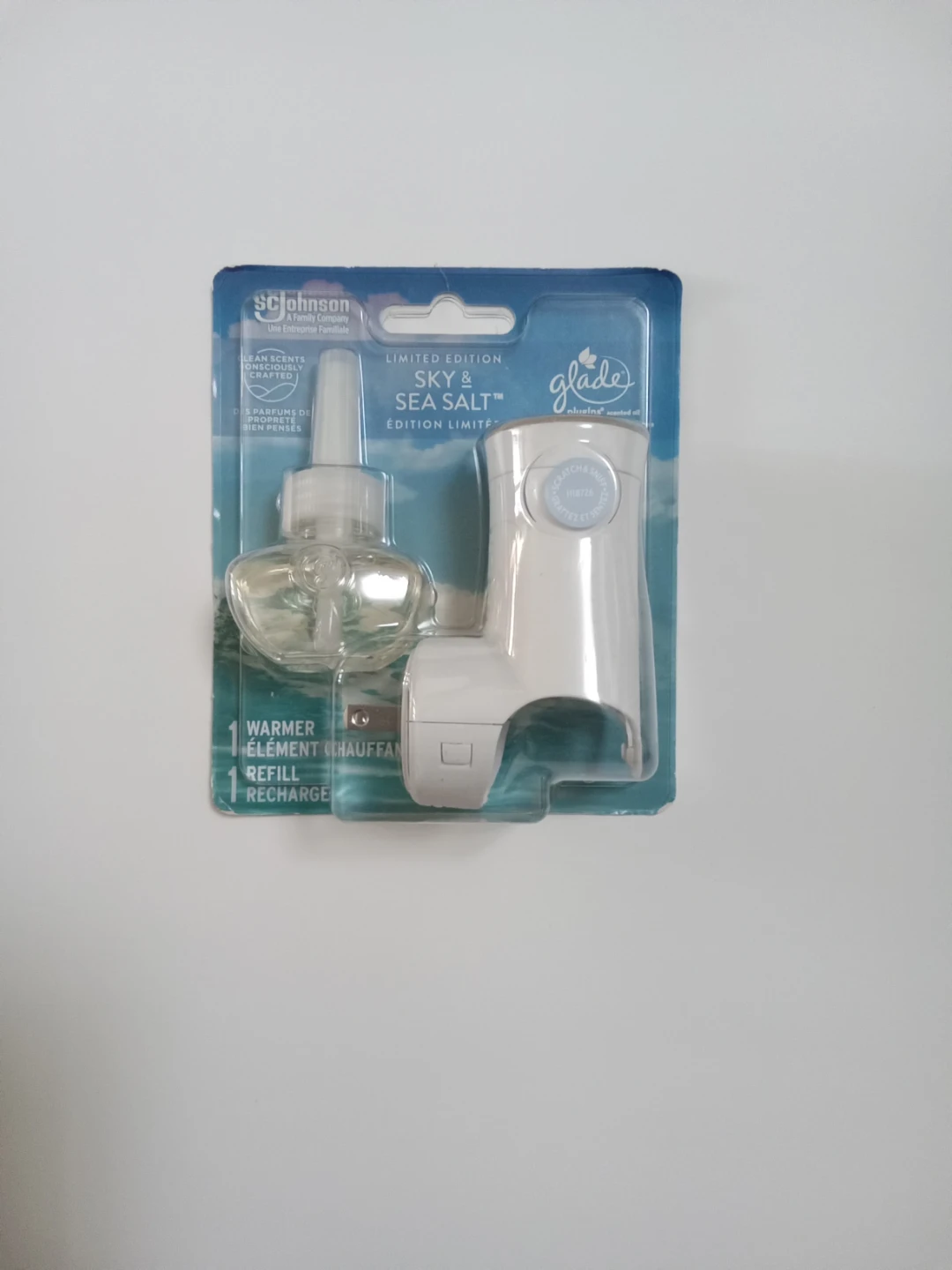Glade Limited Edition Sky & Sea Salt Warmer and Refill