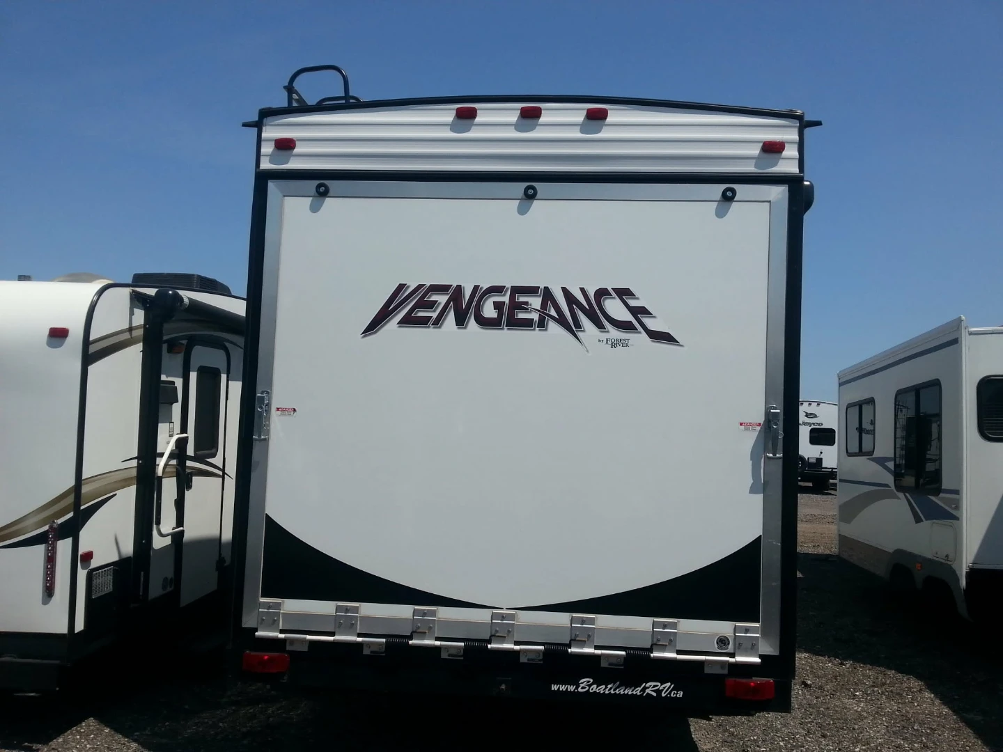 Forest River Vengeance Toy Hauler 25 ft - photo 5