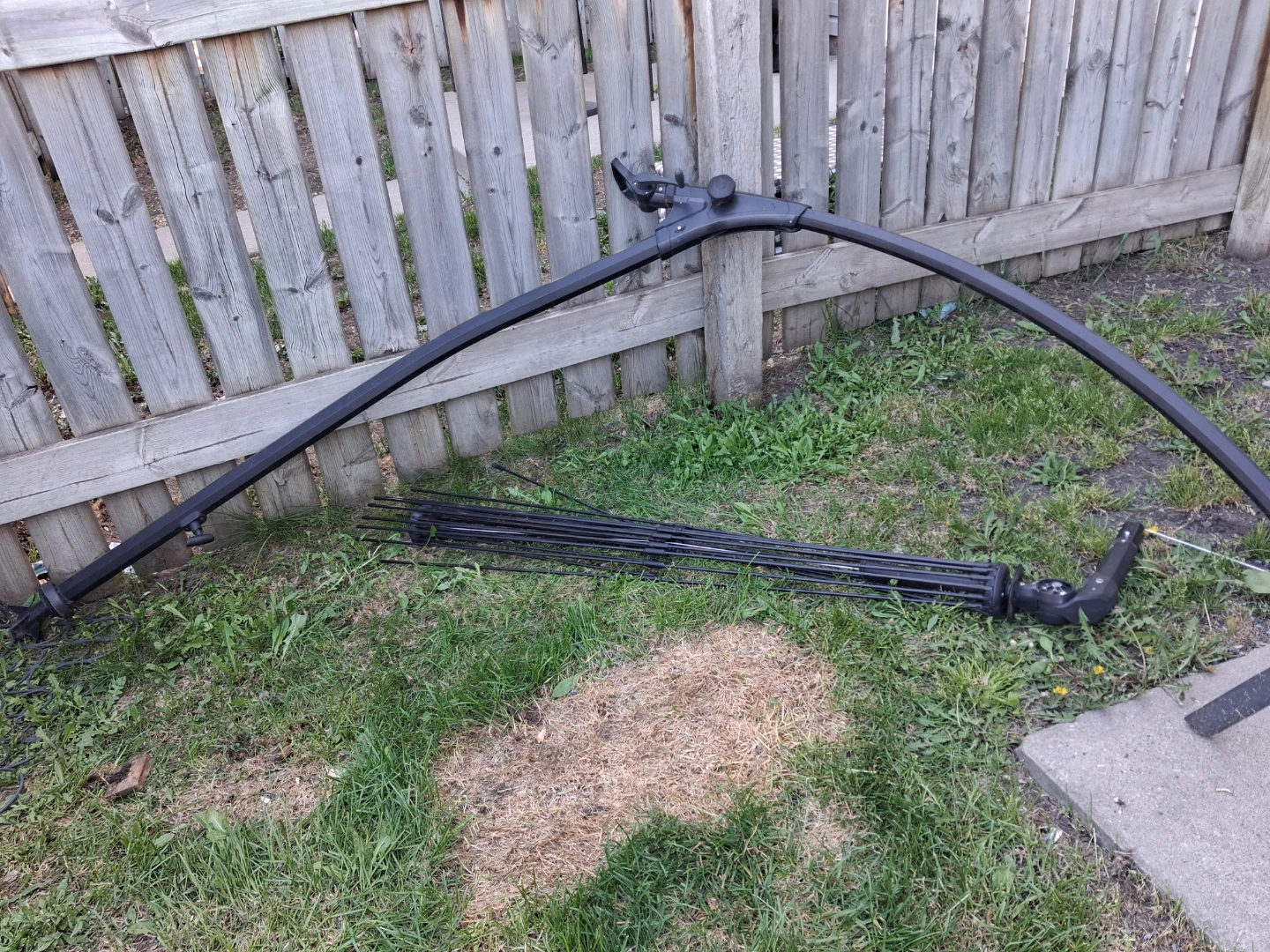 Black Cantilever Umbrella Base with Poles. - photo 5