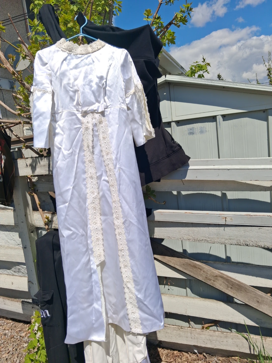 White Satin Flower womans Dress with Lace Trim - photo 2