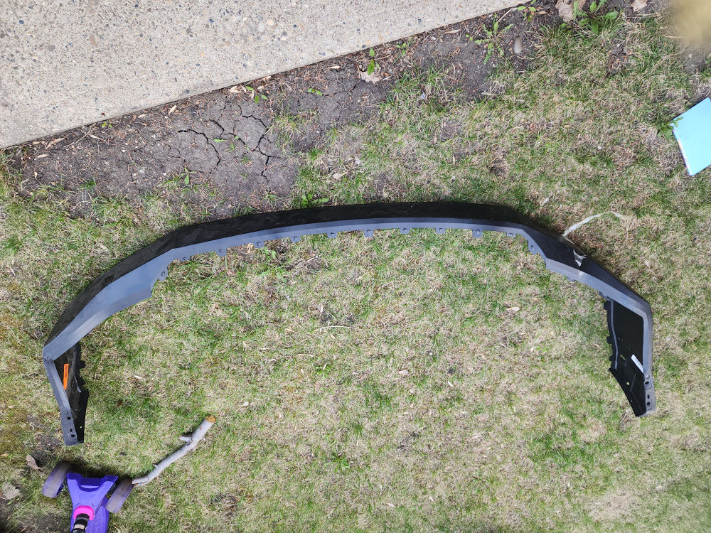 2012 Ford Expedition bumper and liner never been painted - photo 3