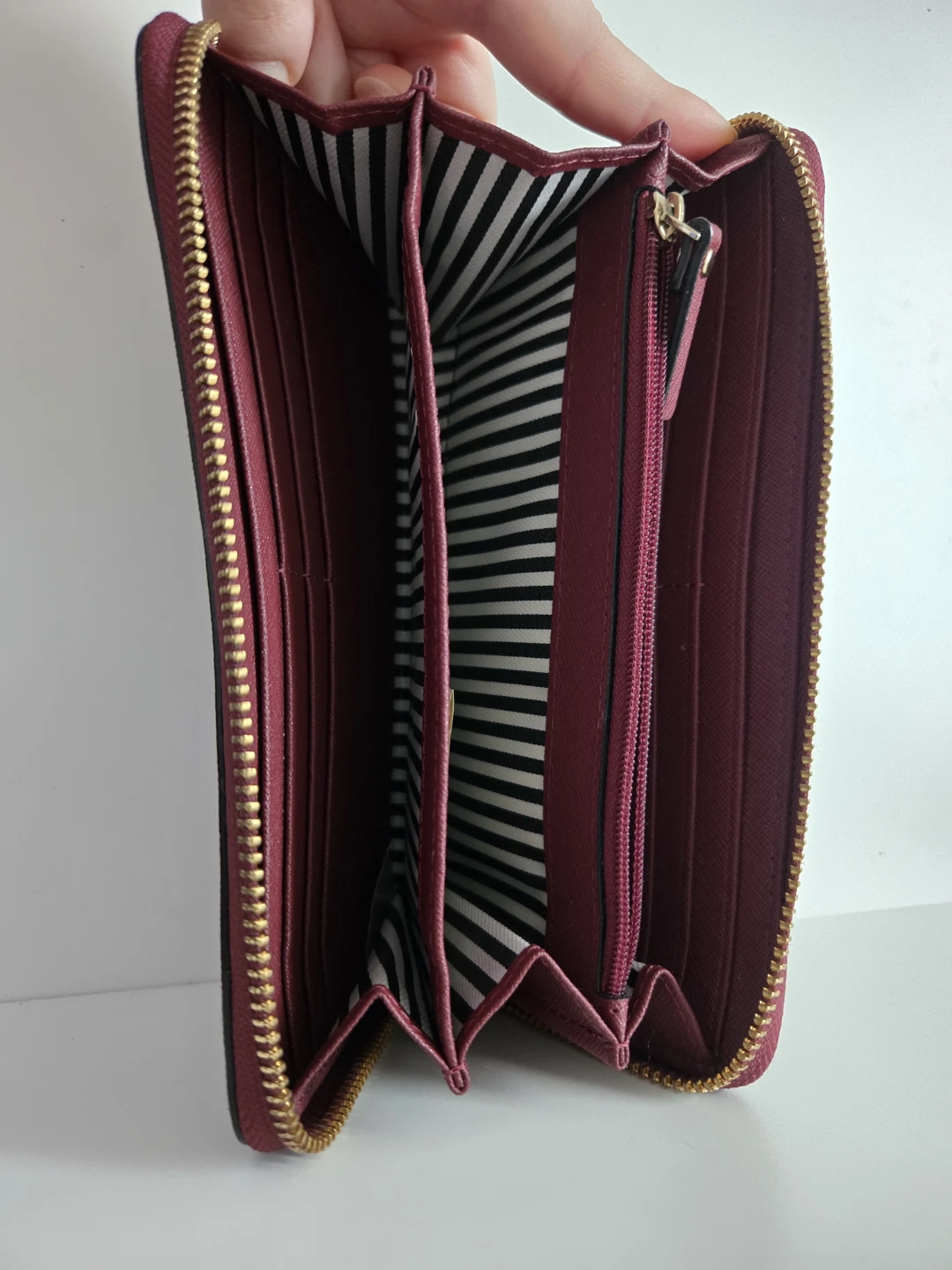 Kate Spade Burgundy Saffiano Leather Zip Around Wallet - photo 2
