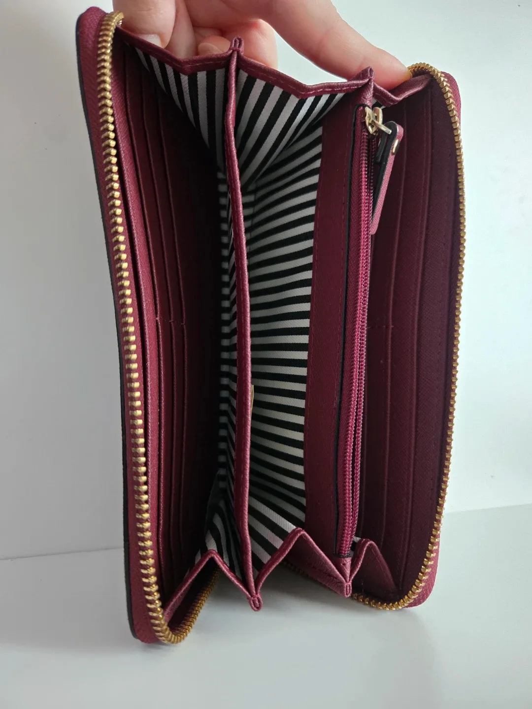 Kate Spade Burgundy Saffiano Leather Zip Around Wallet - photo 2