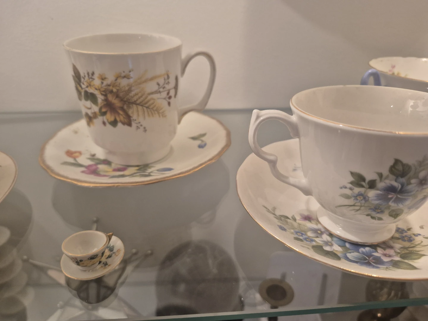 Assorted Vintage Teacups and Saucers - photo 5