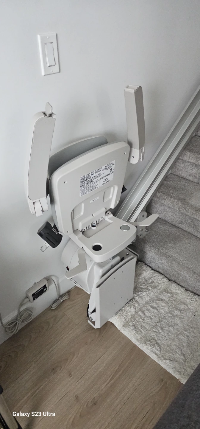 Acorn Stairlift - photo 2