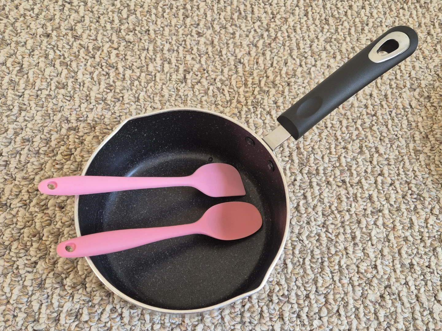 Kitchen Set - Pot, Pan & Silicone Utensils - photo 2