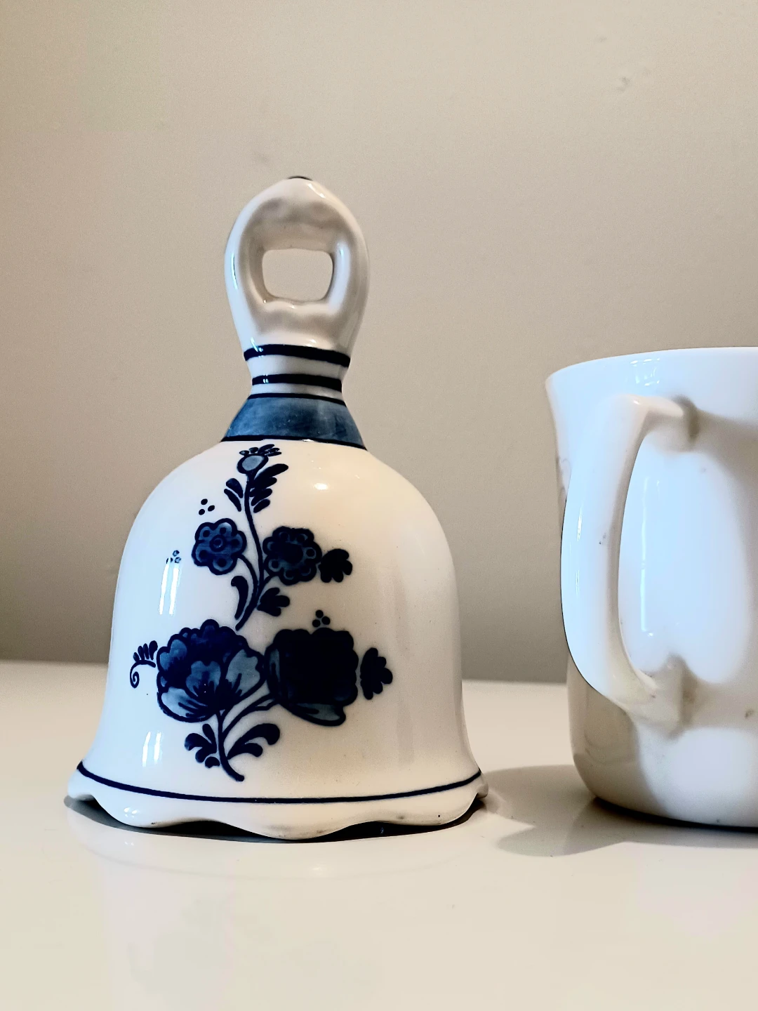 Authentic Delfts Handpainted Bell - photo 2