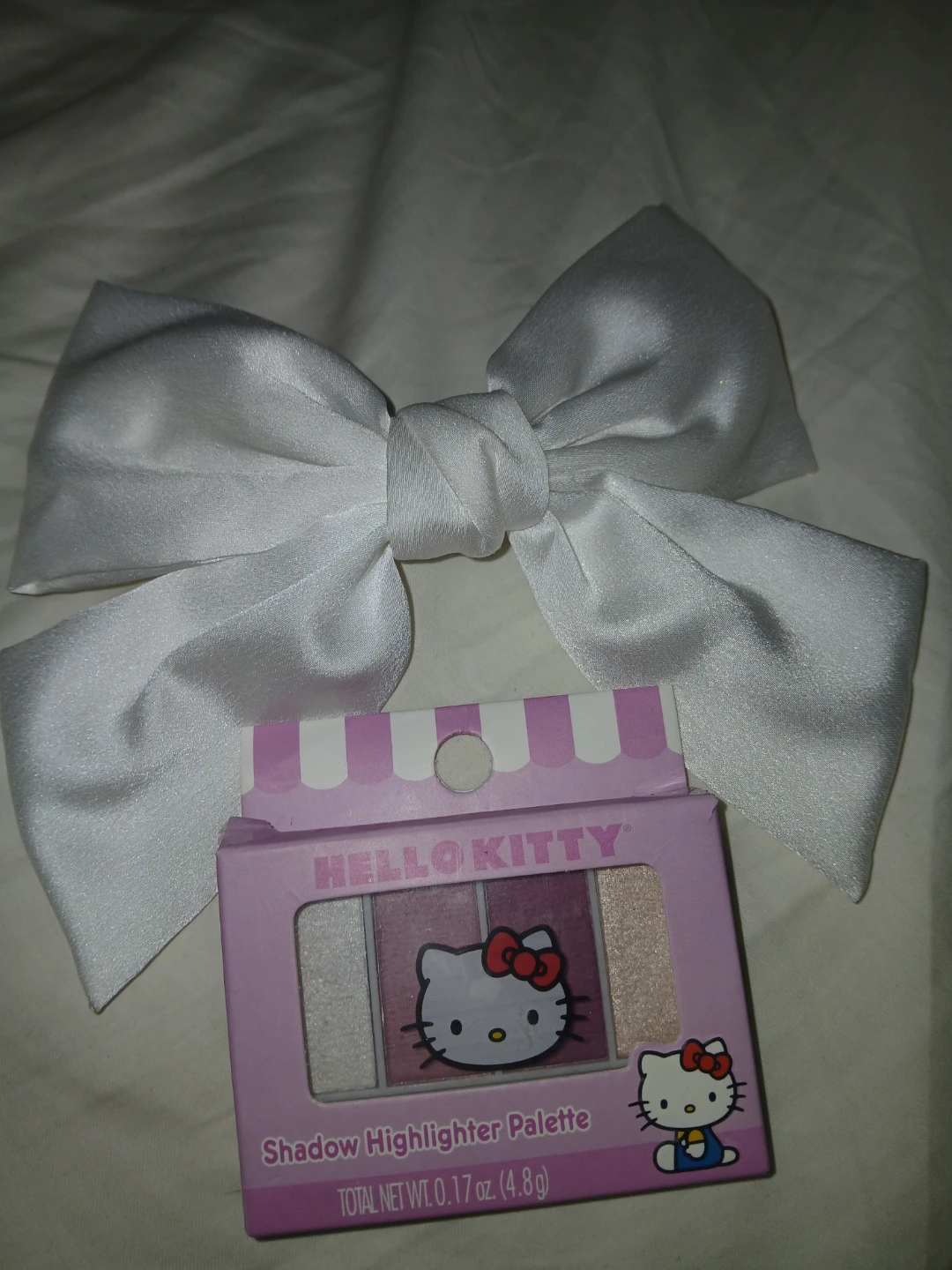 Hello Kitty Shadow Highlighter Palette with bow!