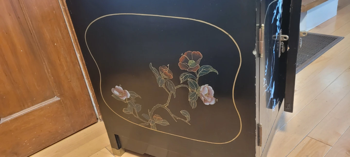 Black Lacquer Cabinet with Mother-of-Pearl Inlay - photo 4