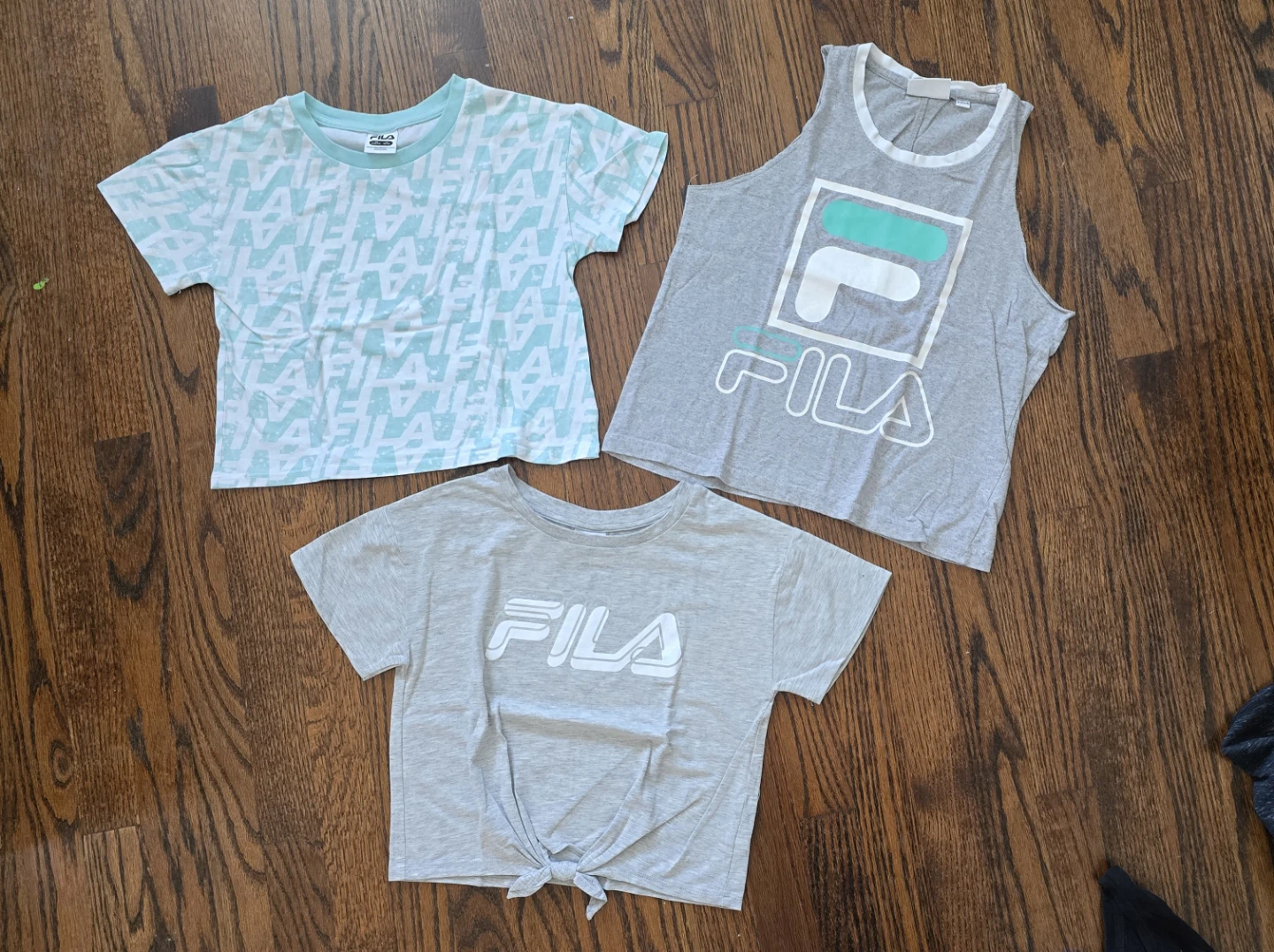 3 Fila Girls crop T-Shirts + tank top 8-10Y