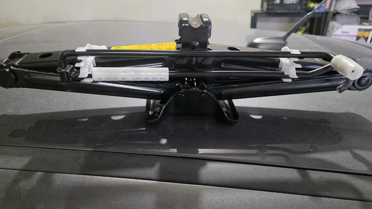 Land Rover Range Rover Sport Scissor Jack