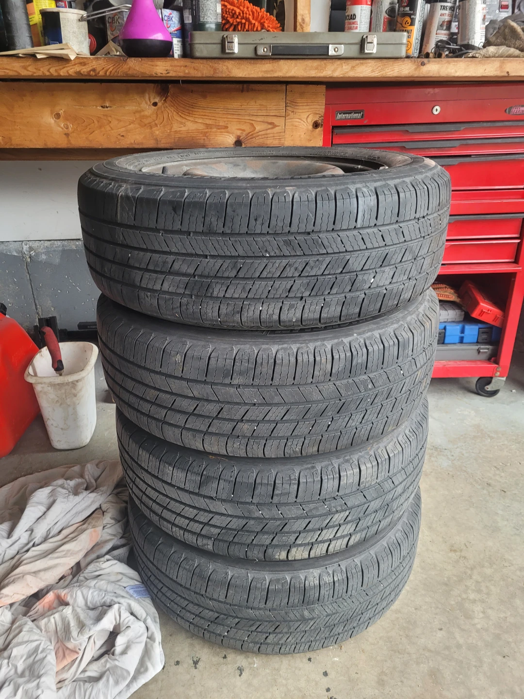 4 Tires ,Defender Tire on Rim 195/65R15 for Audi or WW