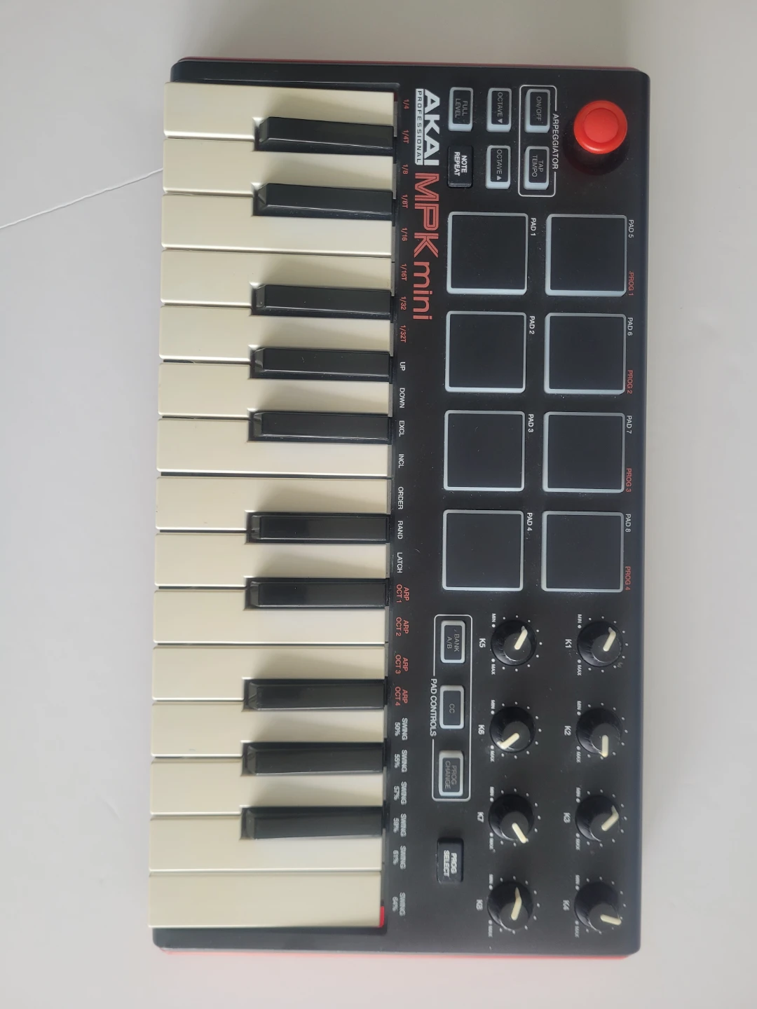 Akai MPK Mini Compact Keyboard and Pad Controller - photo 4