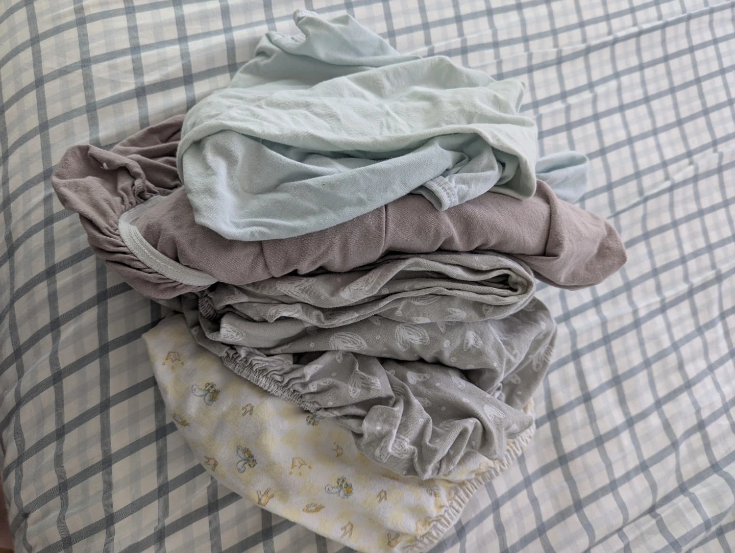 Halo Bassinest Swivel Sleeper with Fitted Sheets - photo 3