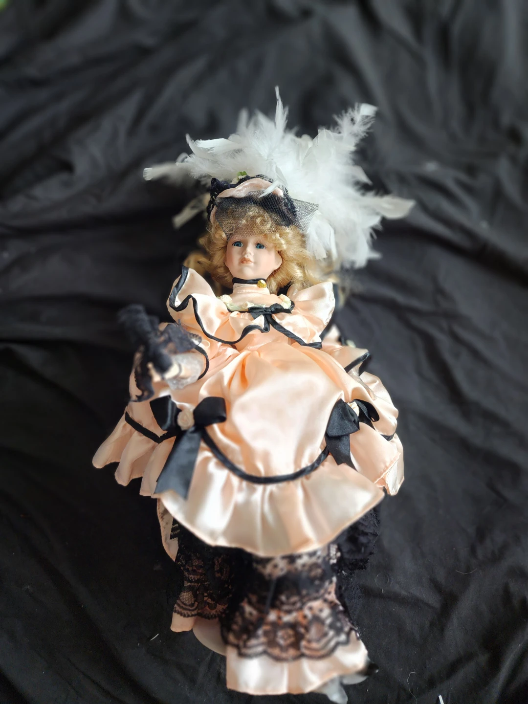 Victorian Style Porcelain Doll with Peach Dress and Feathers - photo 3