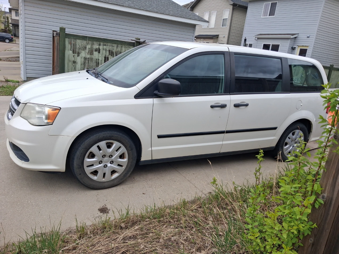 2013 White Dodge Grand Caravan - photo 4