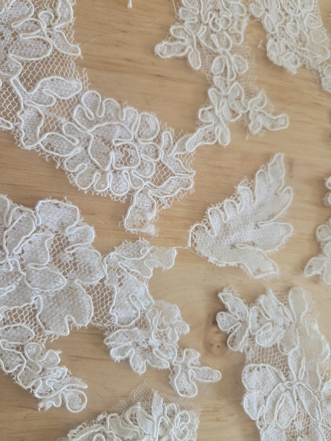 Ivory Lace Appliqués for Sewing and Crafts - photo 2
