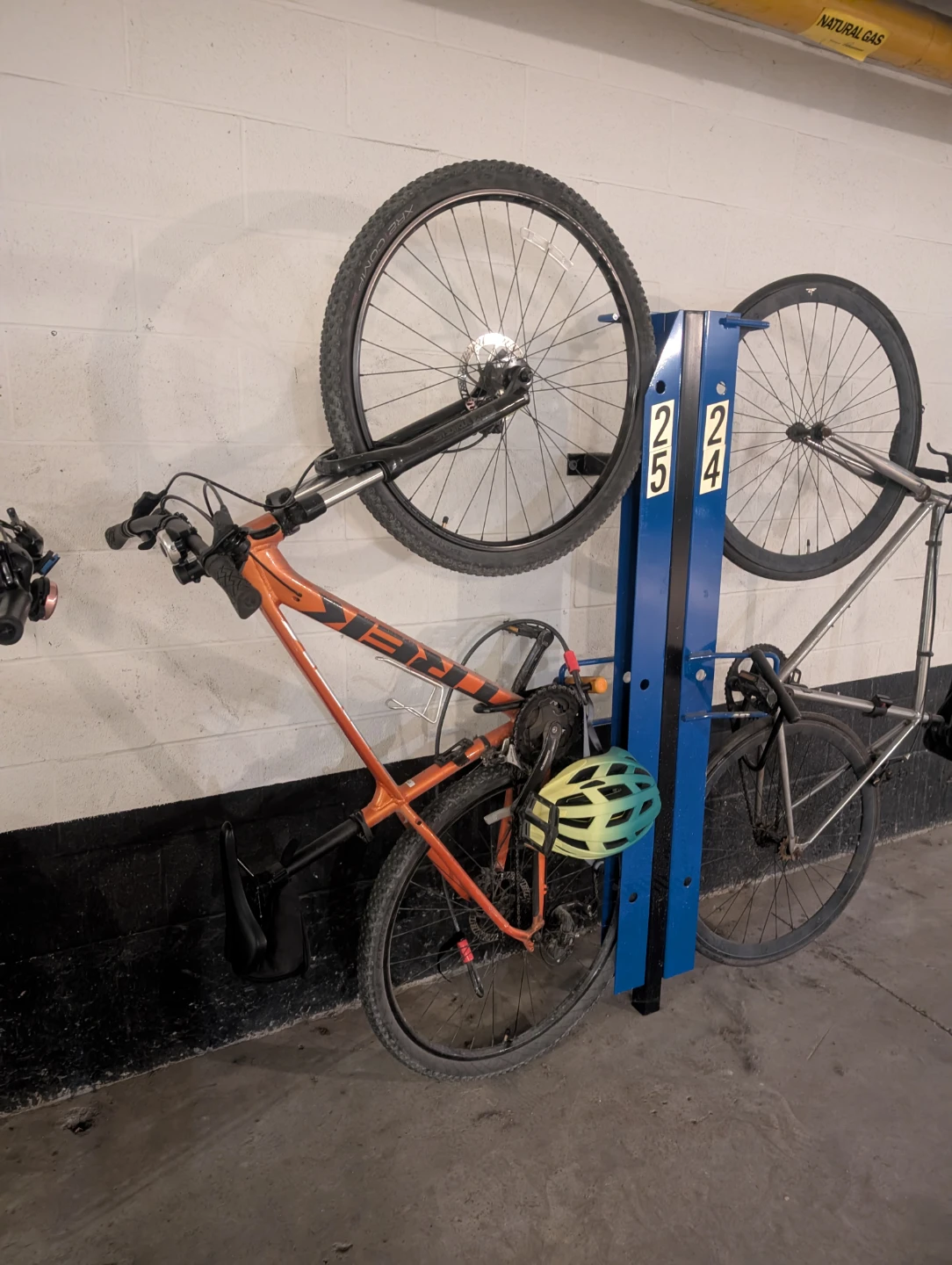 2021 Trek Marlin 5 Mountain bike (29", orange)