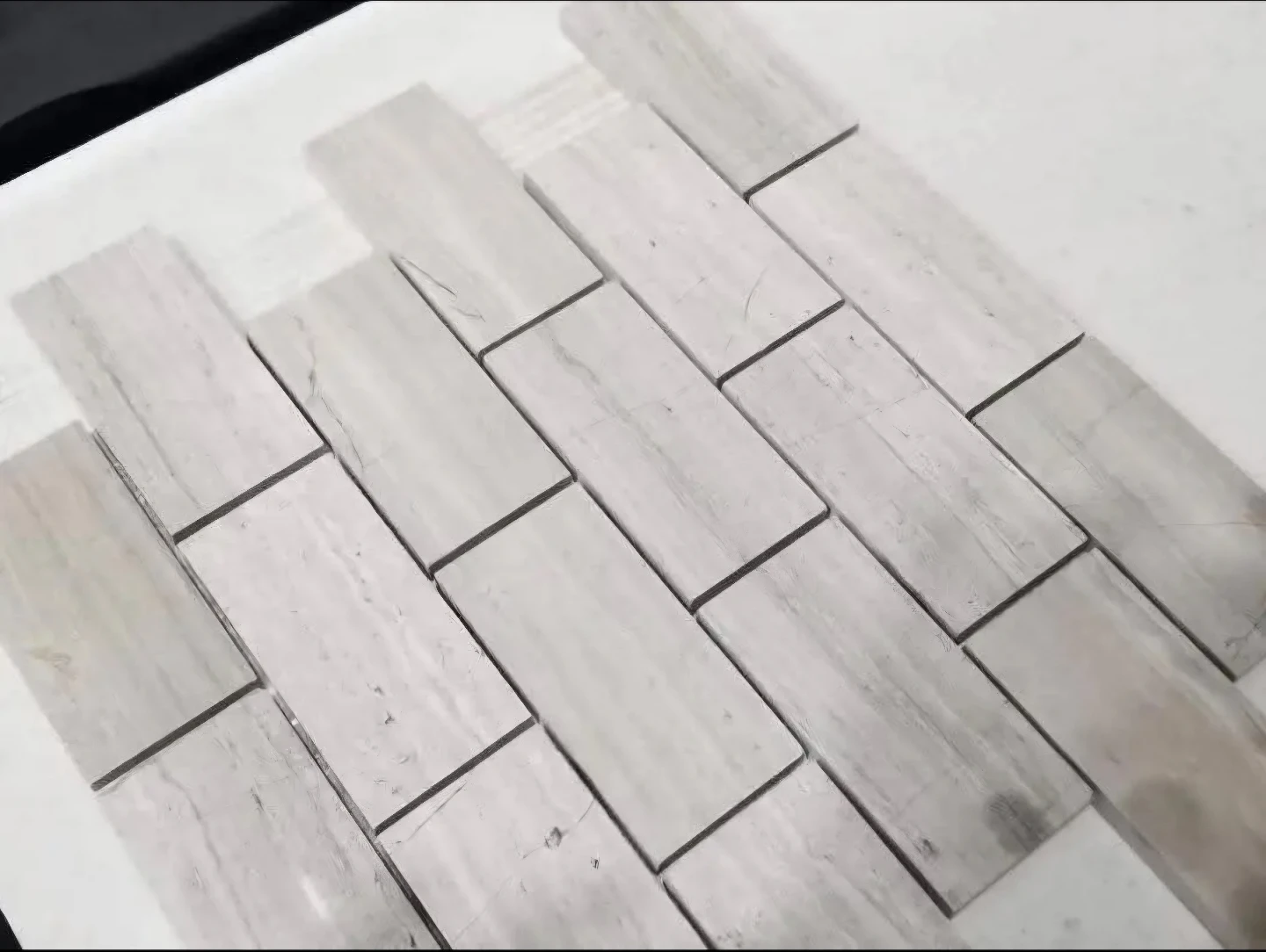 Light Woodgrain Marble Mosaic Tiles 2X4 - photo 2