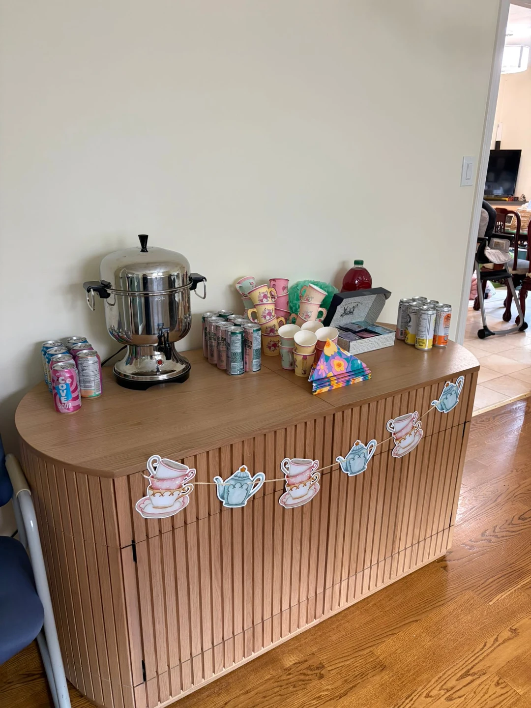 ONEderland Themed Party Decor - photo 3
