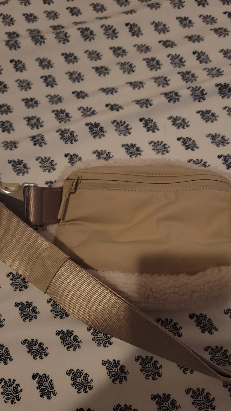 Lululemon Everywhere Fleece Belt Bag OS - photo 4
