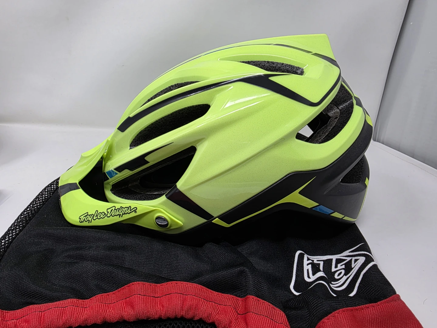 Troy Lee A2 Helmet - photo 2