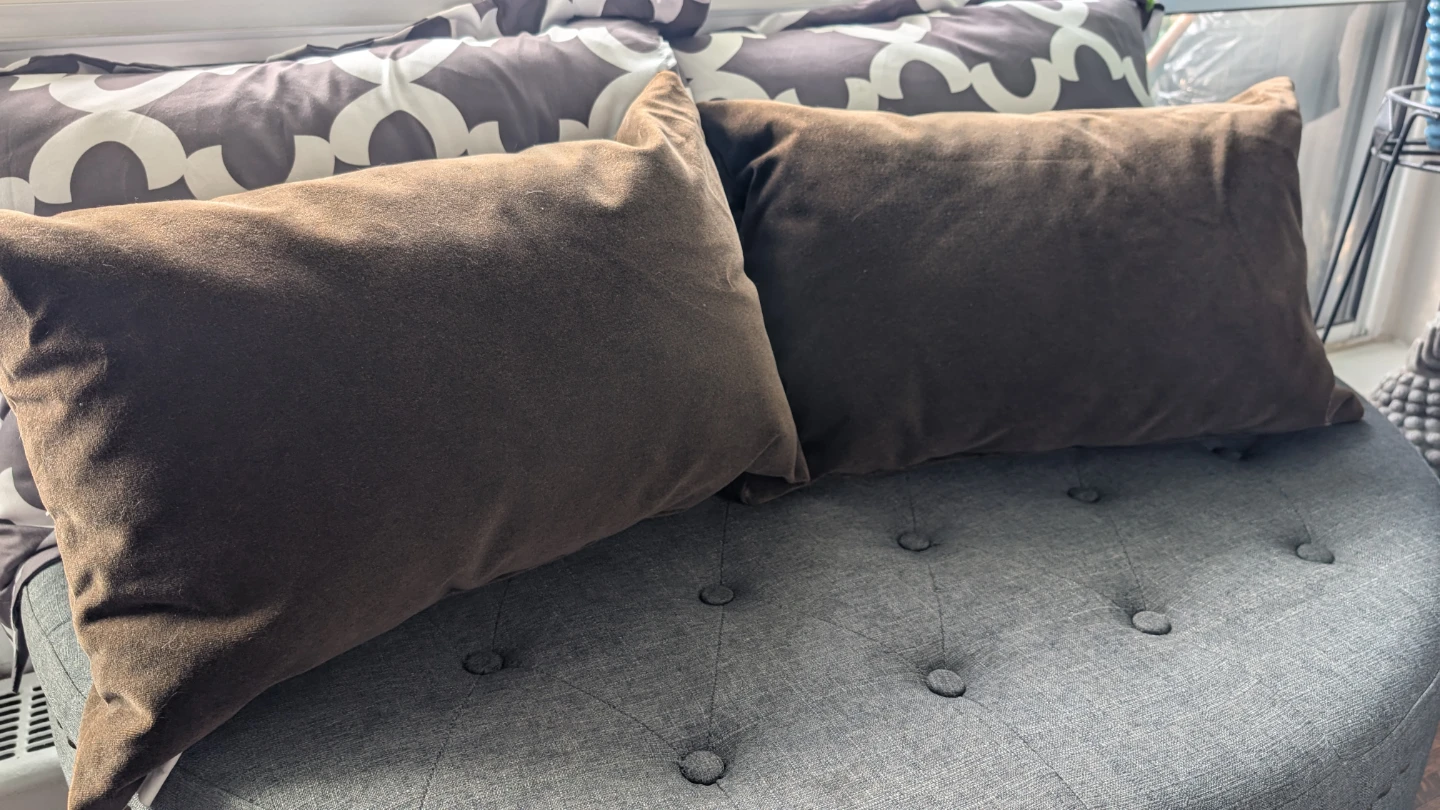 Set of 2 Brown Throw Pillows - photo 3