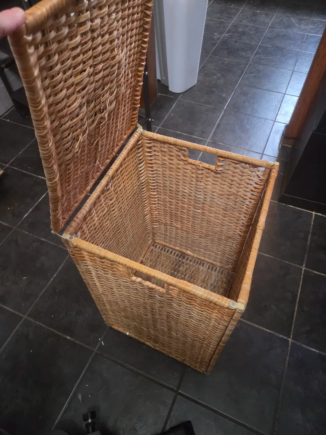 Wicker Laundry Hamper with Lid